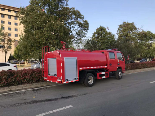 雙排4噸消防灑水(shuǐ)車(chē)