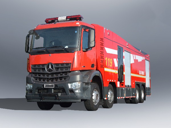 奔馳18噸水(shuǐ)罐消防車(chē)