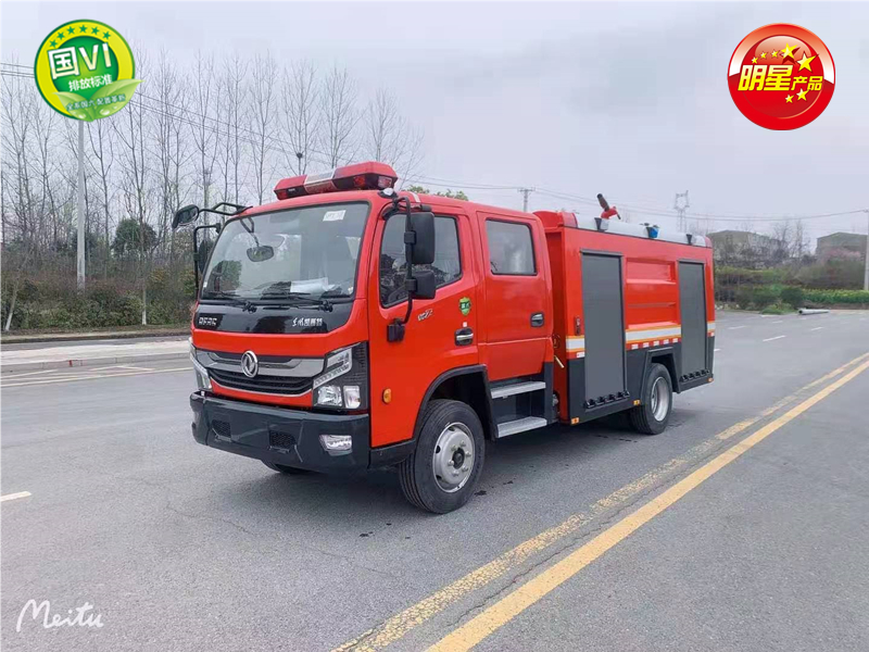 東(dōng)風(fēng)5噸水(shuǐ)罐消防車(chē)