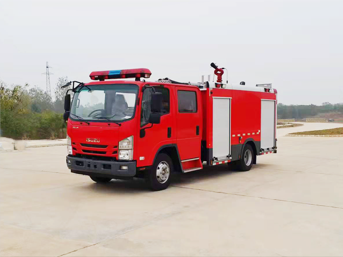 五十鈴3.5噸水(shuǐ)消防車(chē)