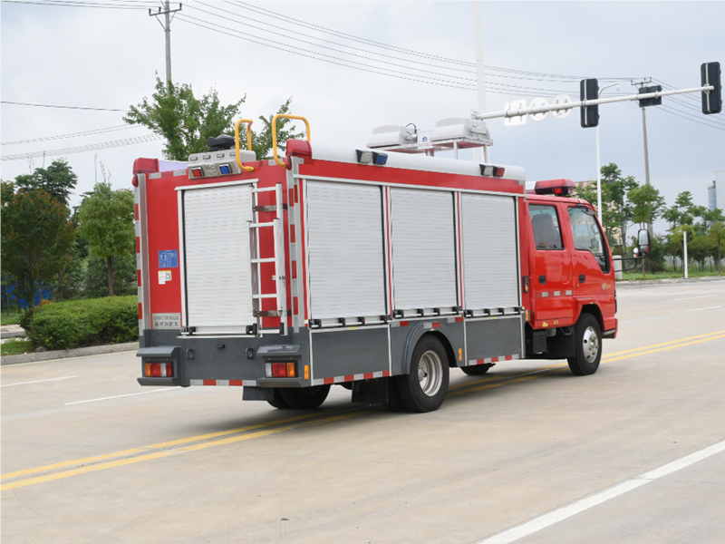 五十鈴器(qì)材消防車(chē)