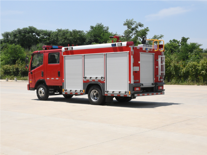 福田2.5噸水(shuǐ)罐消防車(chē)
