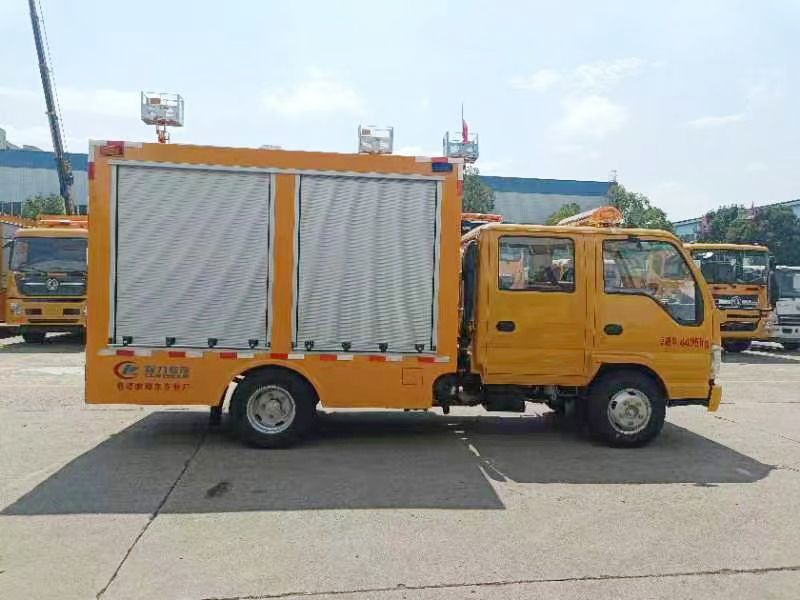 五十鈴雙排藍(lán)牌1000方救險車(chē)（便攜）