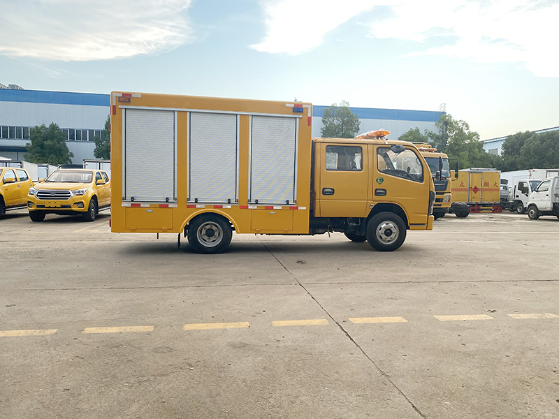 東(dōng)風(fēng)多(duō)利卡雙排D6 1000方排水(shuǐ)車(chē)（便攜）