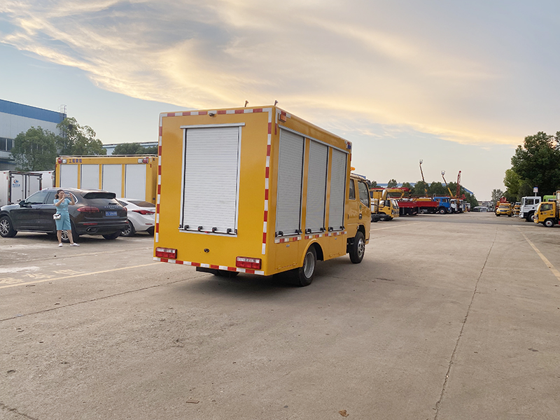 東(dōng)風(fēng)多(duō)利卡雙排D6 1000方排水(shuǐ)車(chē)（便攜）