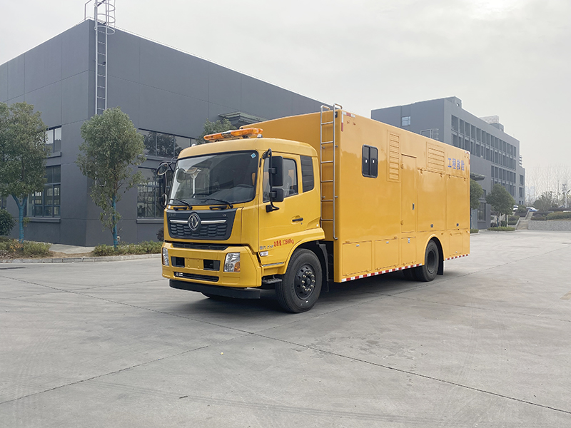 程力牌東(dōng)風(fēng)天錦3000方排水(shuǐ)車(chē)（休息室）