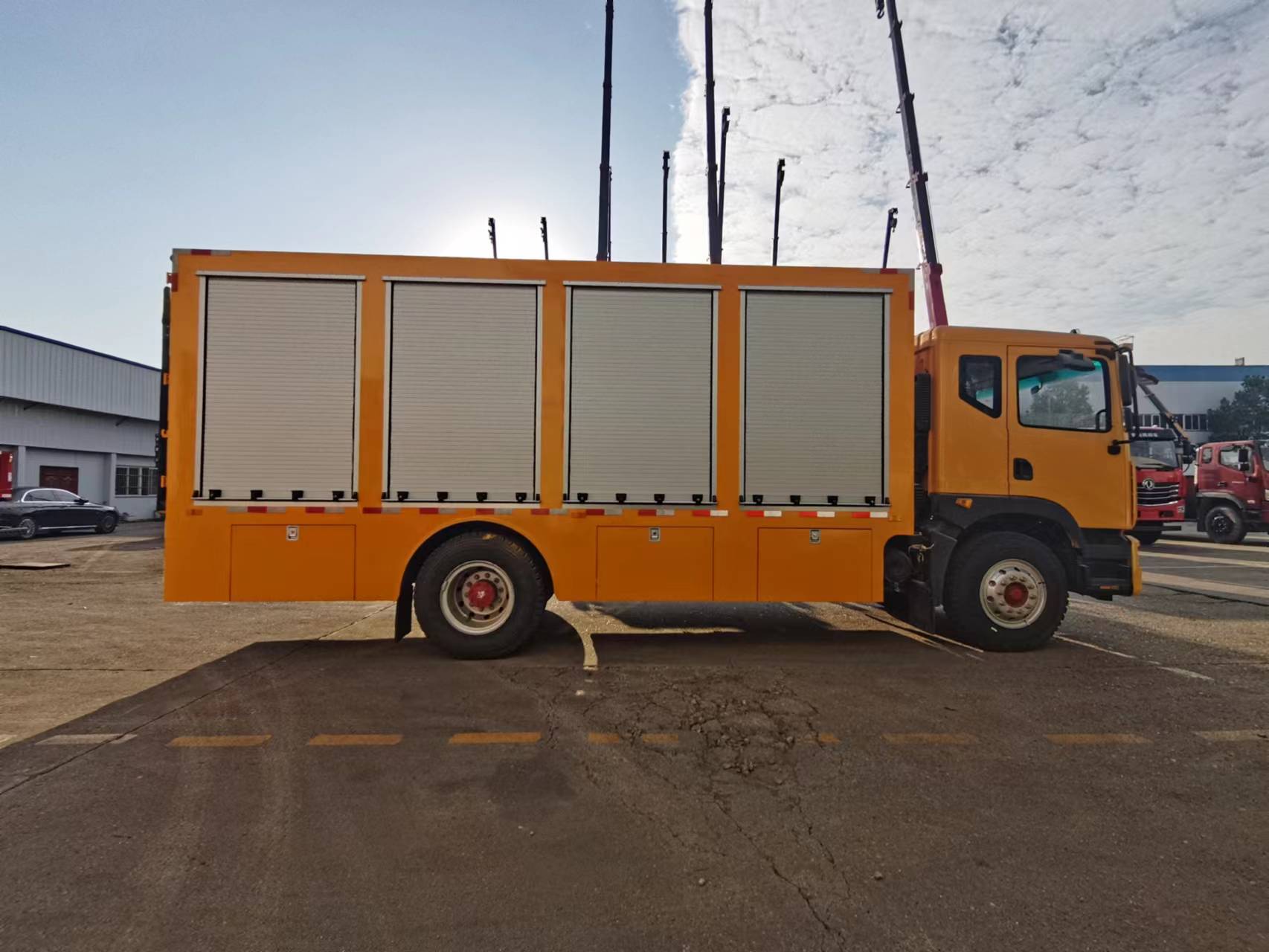 東(dōng)風(fēng)D9裝備車(chē)