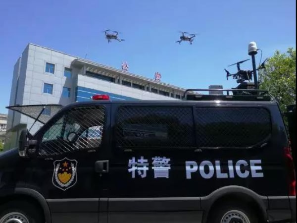 依維柯歐勝無人(rén)機(jī)指揮車(chē)