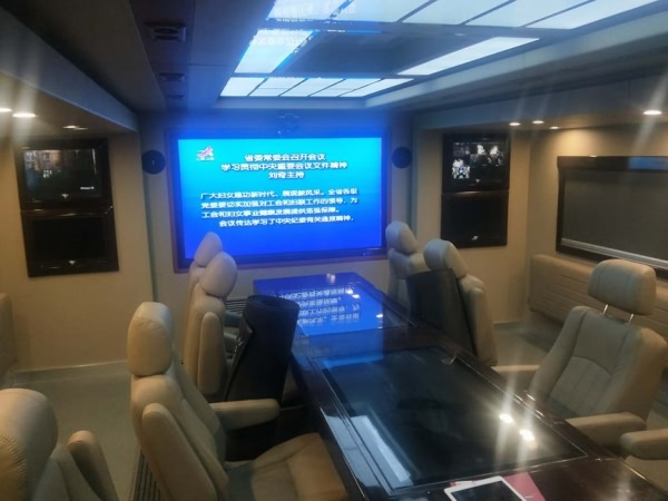 豐田考斯特多(duō)功能(néng)指揮車(chē)