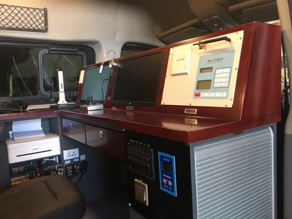 上(shàng)汽大(dà)通(tōng)V80多(duō)功能(néng)指揮車(chē)