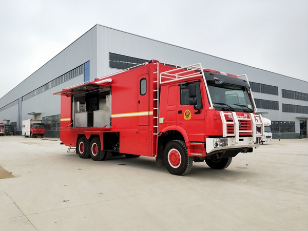 重汽豪沃飲食保障車(chē)