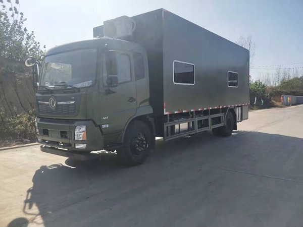 東(dōng)風(fēng)天錦宿營車(chē)滿足8-12人(rén)住宿