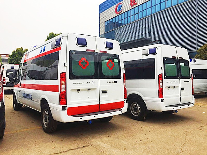 福特新時(shí)代V348長(cháng)軸中頂救護車(chē)