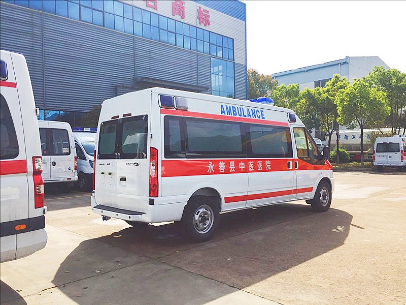福特新時(shí)代V348長(cháng)軸中頂救護車(chē)