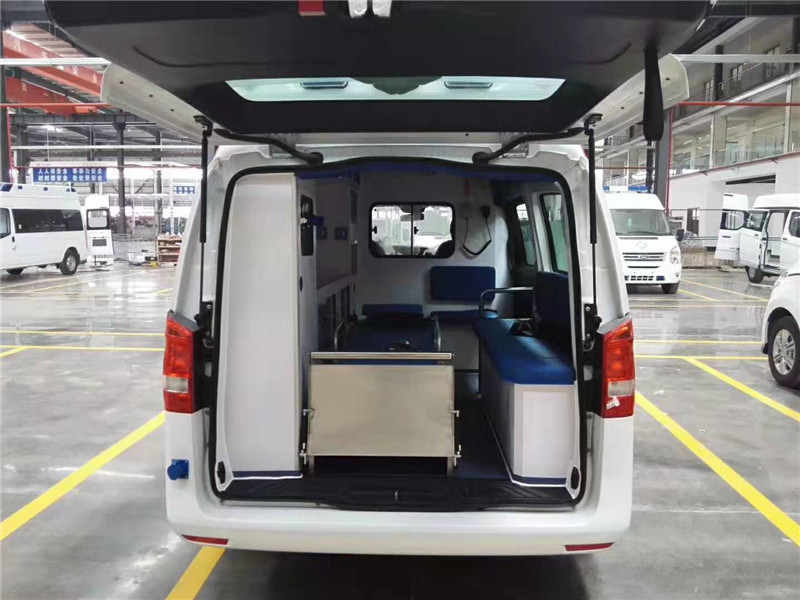 國(guó)六奔馳威霆豪華監護型救護車(chē)