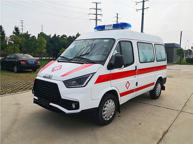 江鈴特順短(duǎn)軸中頂柴油版救護車(chē)