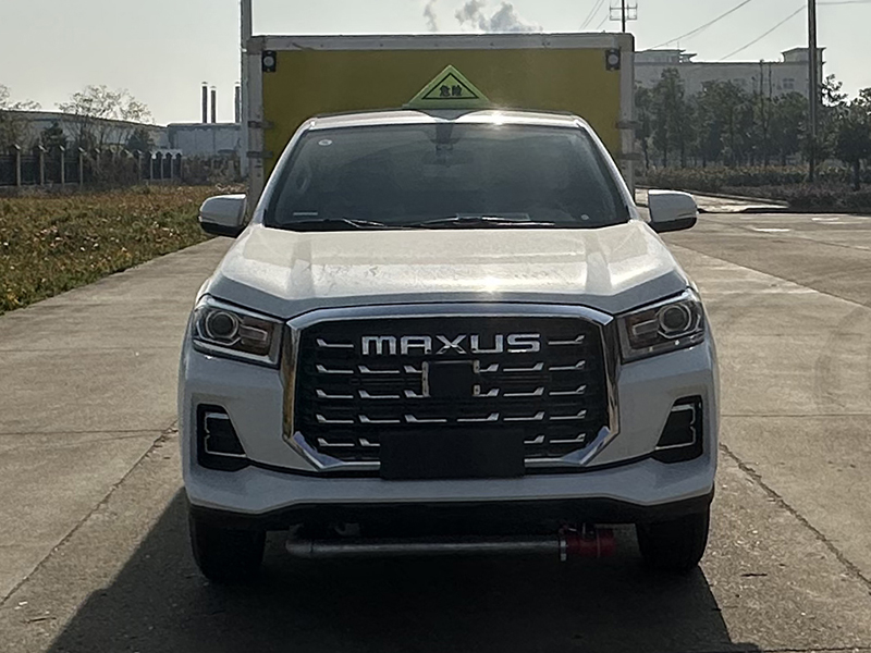 上(shàng)汽大(dà)通(tōng)皮卡爆破器(qì)材運輸車(chē)