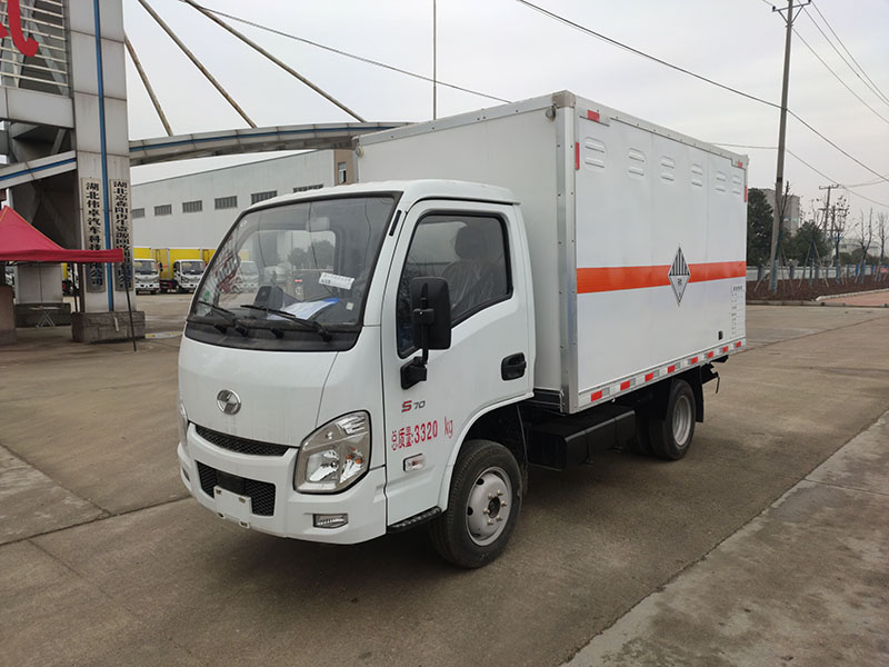 躍進汽油後雙輪危險品廂車(chē)